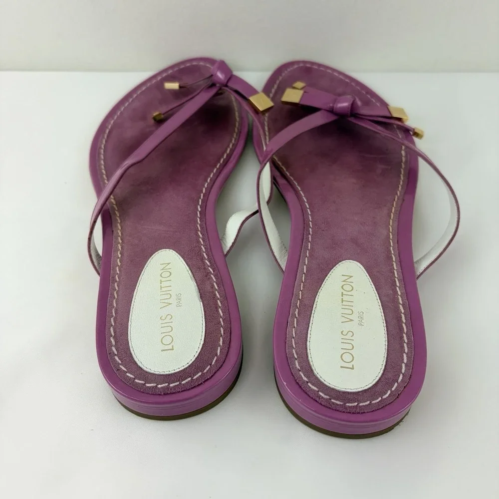 Louis Vuitton Women's Pink Leather Thong Sandals Size 40 Gold LV Charm Italy - Picture 4 of 9